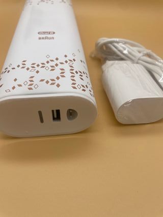 ORAL B - ESTUCHE CON CARGADOR