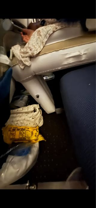 Cama hinchable avión bebé