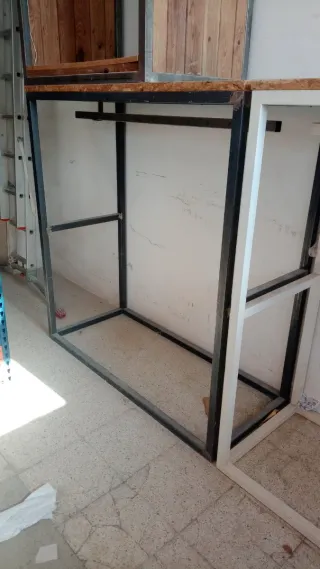 Mesa diseño industrial madera y metal