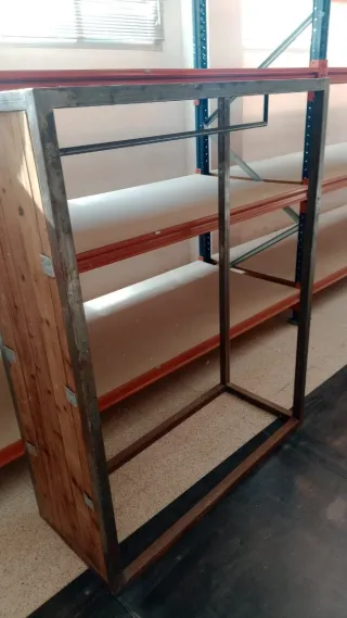 Mesa diseño industrial madera y metal