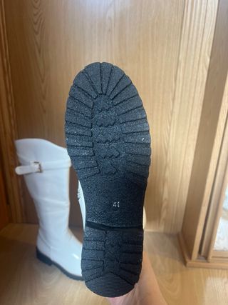 Botas altas blancas charol