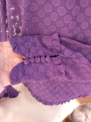 Blusa morada con lunares