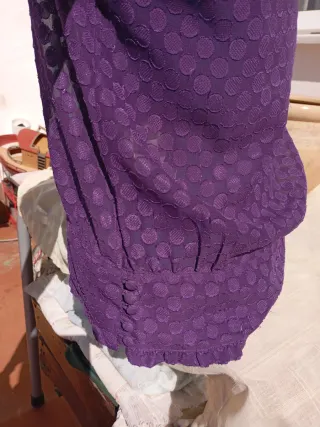 Blusa morada con lunares