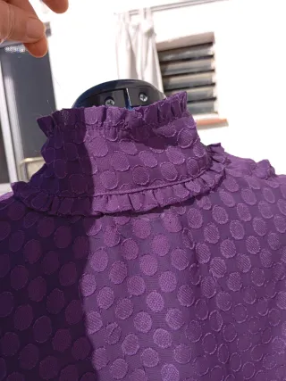 Blusa morada con lunares