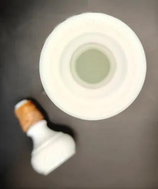 Licorera Vintage Milk Glass - DRB 230 (Año 1958)