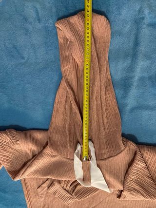 Vestido largo con capucha y bolsillos