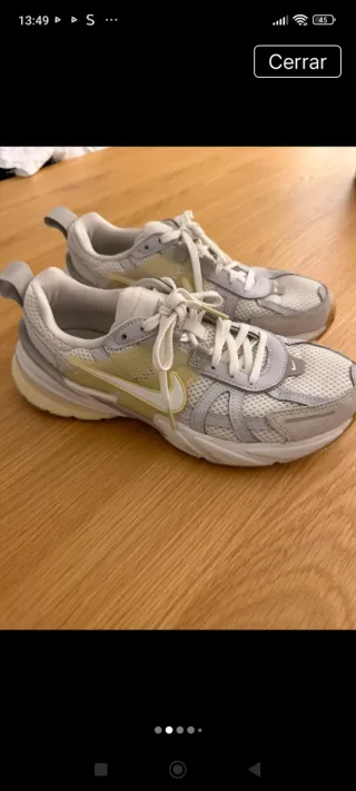 Zapatillas Nike V2K Run Mujer Gris/Blanco.