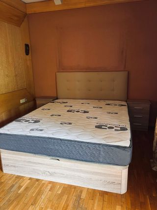 Colchón con base tapizada