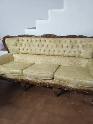 Sofá y 2 sillones a juego