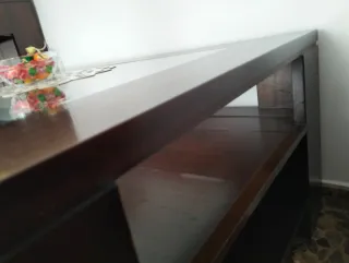 Mesa de centro madera oscura y cristal