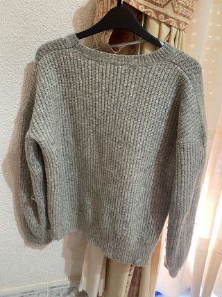 Jersey gris con botones