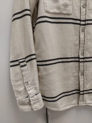 Camisa Bershka rayas beige y negro Talla M