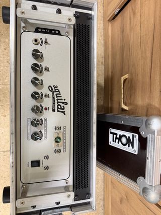 Amplificador Bajo Aguilar DB750 con rack