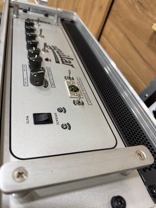 Amplificador Bajo Aguilar DB750 con rack
