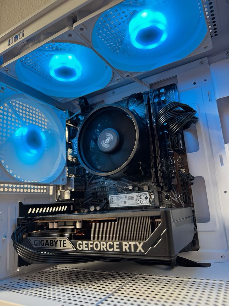 PC Game RTX 5060 Ryzen 5 5500 RAM 16GB SSD 512 W11 afbeelding 3