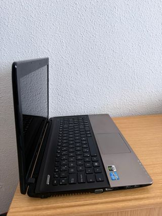 Portátil Asus 15.6'' i7 16GB RAM 750GB SSD Geforce
