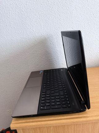 Portátil Asus 15.6'' i7 16GB RAM 750GB SSD Geforce