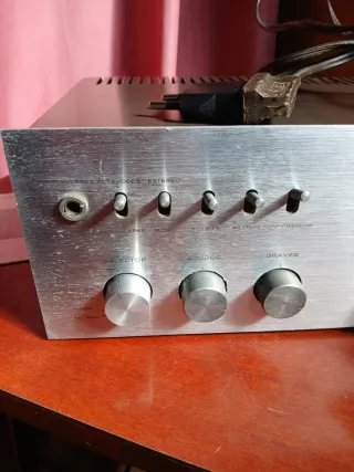 Amplificador Estéreo Vieta AT 230