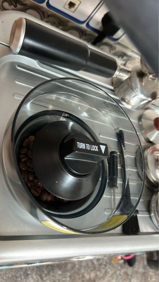 Cafetera Espresso Cecotec con Molinillo