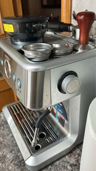 Cafetera Espresso Cecotec con Molinillo