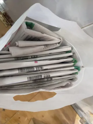 Papel de periódico.Para limpieza, manualidades,etc