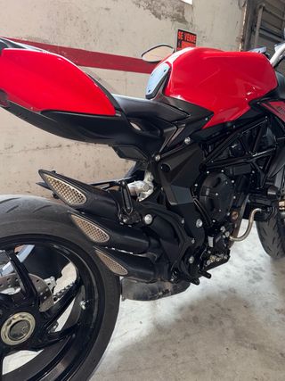 MV Agusta Brutale 800 Rosso 110cv A2 - 5.600 km