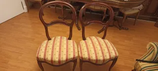 Juego 2 Sillas Isabelinas Madera Tapizadas