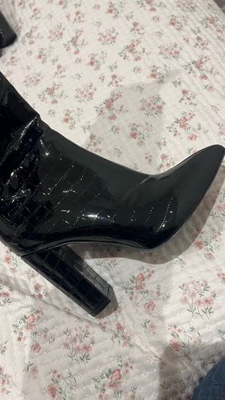 Botas altas negras charol efecto piel