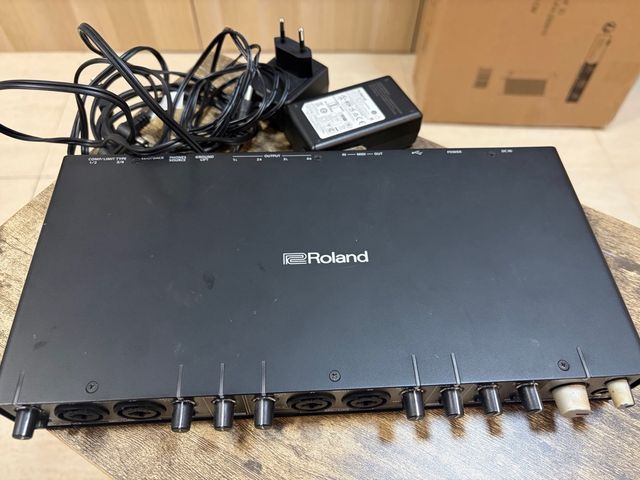 Mesa mezclas rubix 44 roland