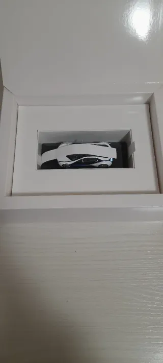 Modellino di prototipo auto BMW Vision EfficientDy