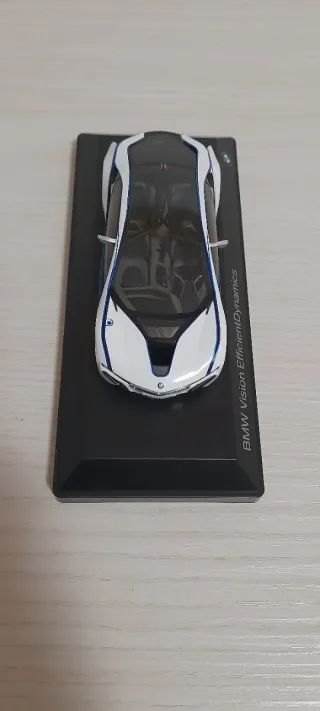 Modellino di prototipo auto BMW Vision EfficientDy