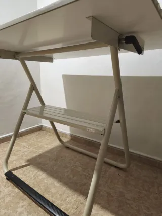 Tavolo da disegno inclinabile