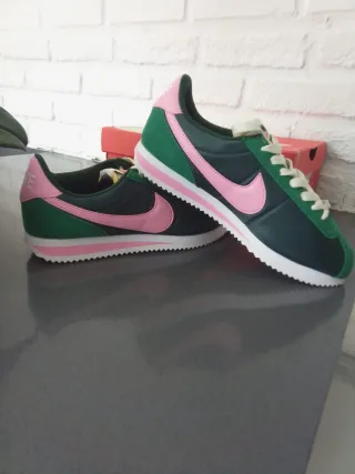 Nike Cortez Verde y Rosa