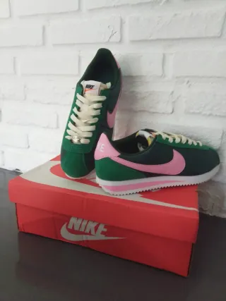 Nike Cortez Verde y Rosa