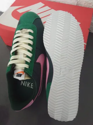 Nike Cortez Verde y Rosa