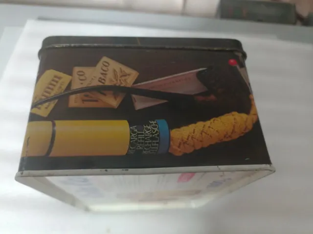 Lata antigua decorada de la marca Cola Cao