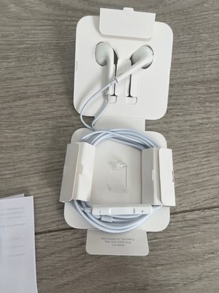 Apple EarPods (USB-C) ​​​​​​​ Como nuevos