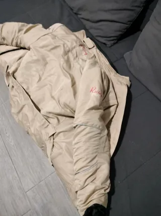 Chaqueta moto mujer beige y negra