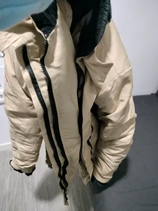 Chaqueta moto mujer beige y negra