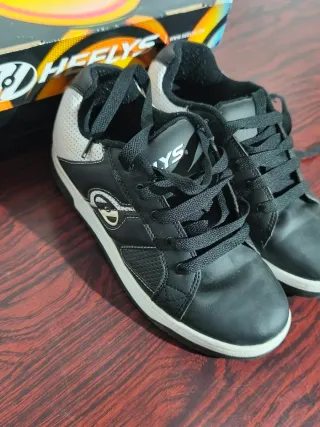 Zapatillas Heelis Negras y Blancas