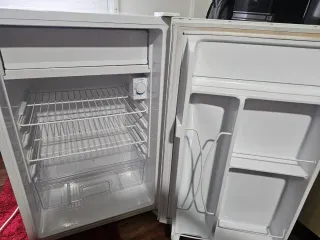 Frigorífico pequeño blanco