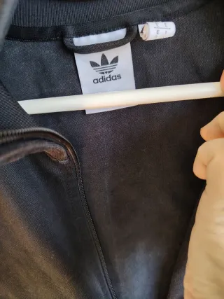 Chaqueta deportiva Adidas negra