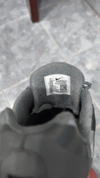 Nike Air Max 95 Gris y Negro