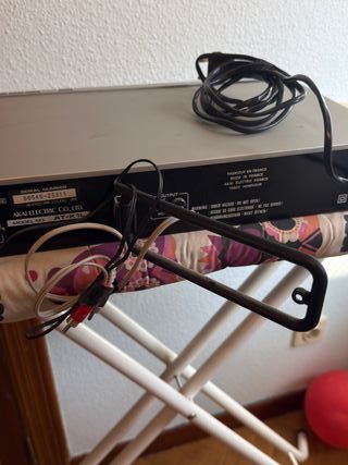 AKAI AT-K1L Sintonizador FM AM Estéreo