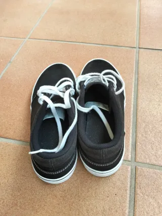 Zapatillas tipo Vans negras
