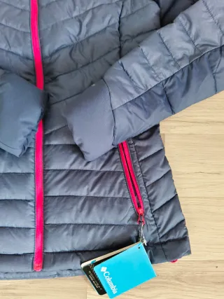 Chaqueta Columbia acolchada azul y rosa