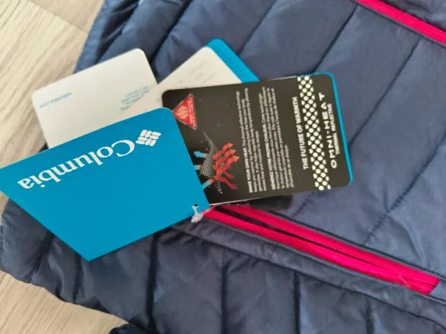 Chaqueta Columbia acolchada azul y rosa