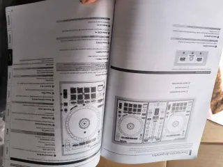 Controladora Roland DJ-202 Serato