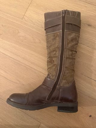 Stivali in pelle e camoscio