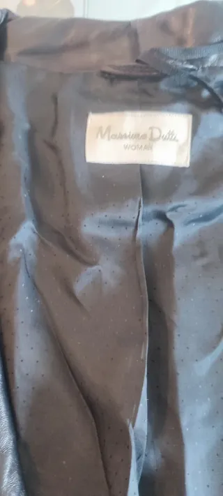 Chaqueta de piel negra